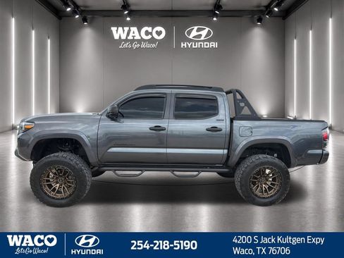 Used 2021 Toyota Tacoma Limited AWD/4WD image 7