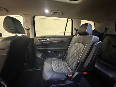 Used 2024 Volkswagen Atlas SEL Premium R-Line AWD/4WD image 37