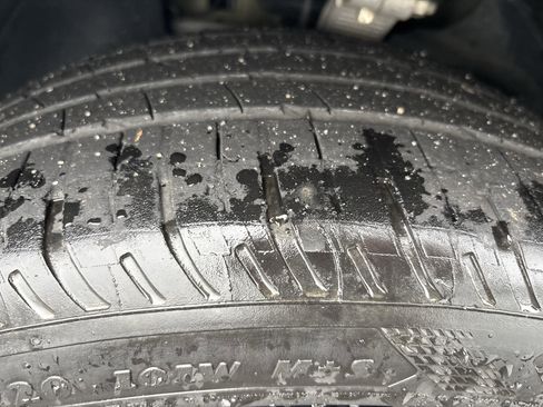 Used 2022 Tesla Model Y Long Range image 29