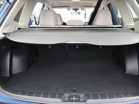 Used 2019 Subaru Forester Premium image 17