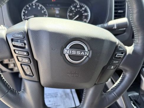 Used 2024 Nissan Frontier SV w/ SV Convenience Package RWD image 11