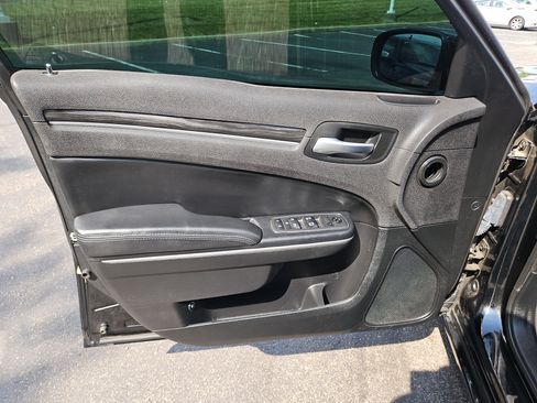 Used 2019 Chrysler 300 Touring w/ Sport Appearance Package AWD/4WD image 19