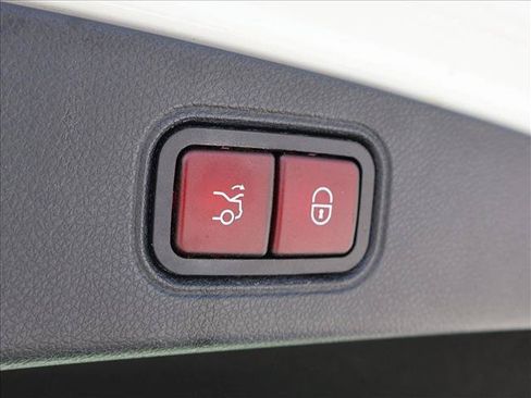 Used 2018 Mercedes-Benz E 400 4MATIC Coupe image 7