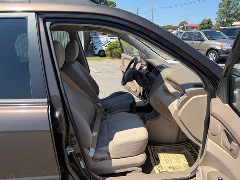 Used 2009 Kia Sportage LX FWD image 15