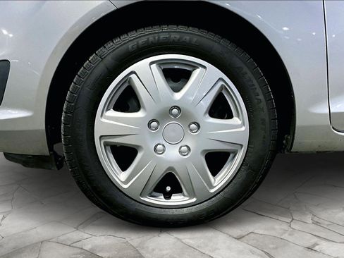 Used 2018 Ford Fiesta S image 9