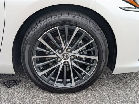 Certified 2025 Lexus ES 350 w/ Premium Package image 12