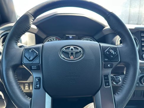 Used 2021 Toyota Tacoma TRD Off-Road AWD/4WD image 17