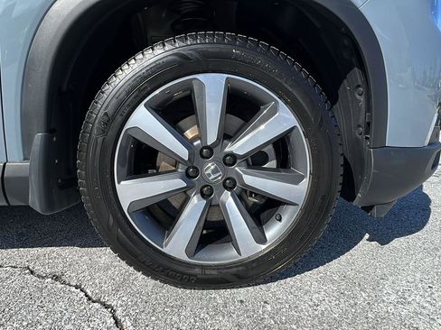 Used 2023 Honda Pilot Touring image 11