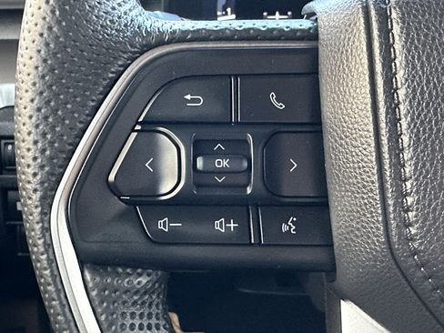 Used 2024 Toyota Tacoma TRD Off-Road image 37