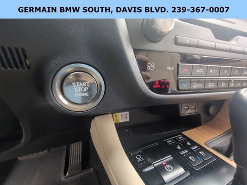 Used 2022 Lexus RX 350L Premium w/ Premium Package image 31