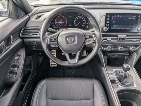 Used 2018 Honda Accord Sport image 13