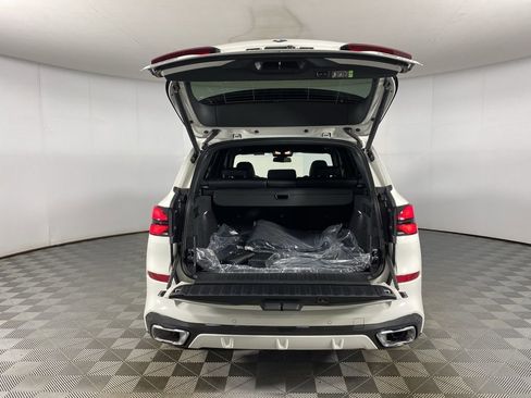New 2026 BMW X5 xDrive40i w/ M Sport Package AWD/4WD image 22