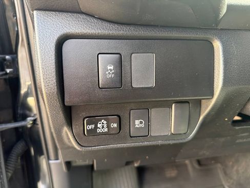 Used 2020 Toyota Tacoma SR AWD/4WD image 18