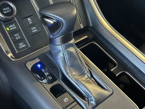 Used 2024 Lexus GX 550 AWD/4WD image 19