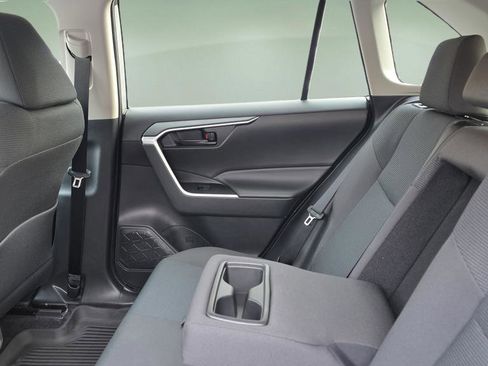 Certified 2021 Toyota RAV4 LE image 16