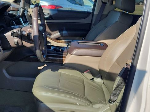 Used 2017 Chevrolet Suburban LT w/ LT Signature Package image 5