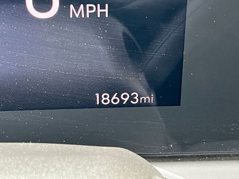 Used 2025 Buick Envista Sport Touring image 36