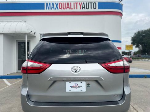 Used 2018 Toyota Sienna XLE FWD image 31