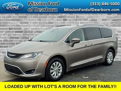 Used 2018 Chrysler Pacifica Touring-L w/ Advanced Safetytec Group