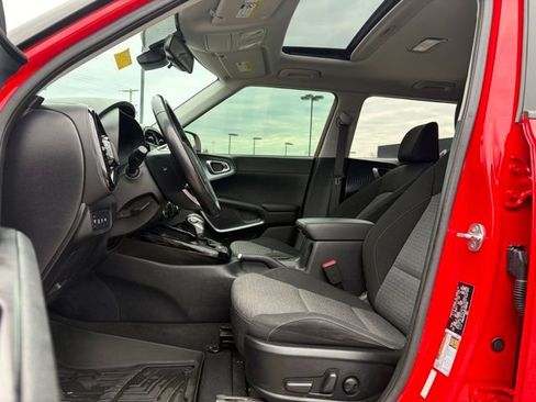 Used 2023 Kia Soul EX image 14