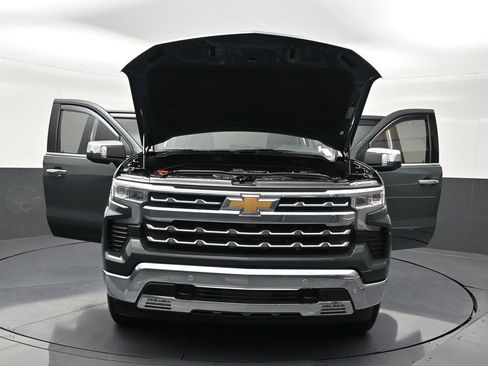 Used 2025 Chevrolet Silverado 1500 LTZ image 36