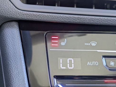 New 2026 Volkswagen Jetta SE FWD image 22