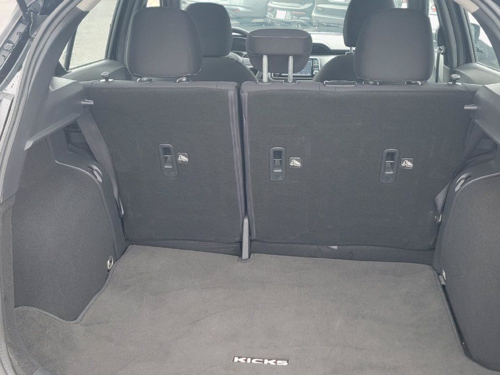 Used 2020 Nissan Kicks S FWD image 11