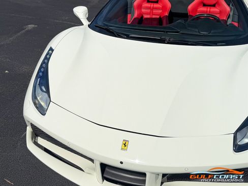 Used 2018 Ferrari 488 Spider image 4
