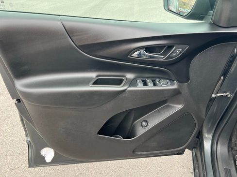 Used 2019 Chevrolet Equinox LT w/ Driver Convenience Package image 18