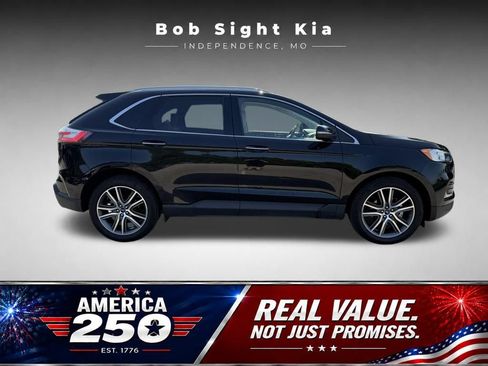 Used 2019 Ford Edge Titanium FWD image 14