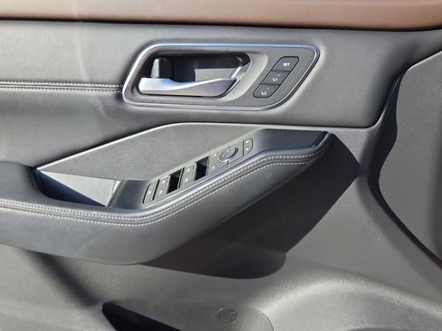 Used 2021 Nissan Rogue SL FWD image 28
