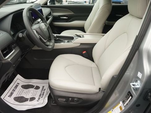 Used 2026 Toyota Grand Highlander FWD image 9