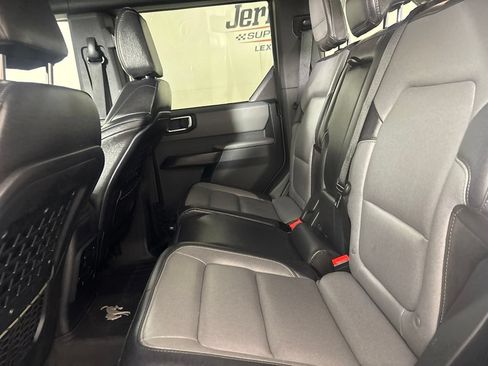 Used 2024 Ford Bronco Everglades AWD/4WD image 24