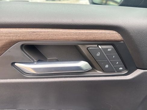 Used 2024 GMC Acadia Denali image 11