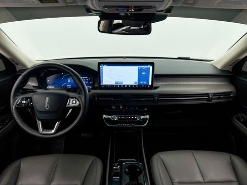 Used 2024 Lincoln Corsair Premiere image 21