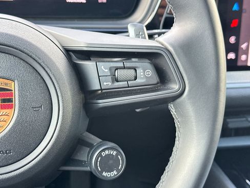 Certified 2025 Porsche Cayenne AWD/4WD image 28