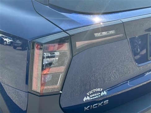 New 2025 Nissan Kicks SR image 12