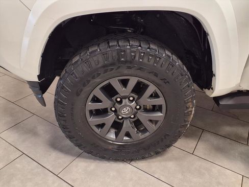 Used 2022 Toyota Tacoma SR5 image 28