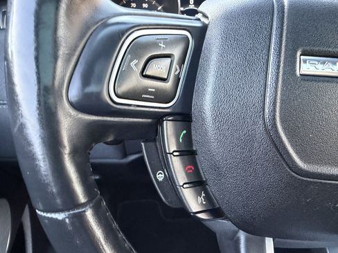 Used 2019 Land Rover Range Rover Evoque SE Premium image 33