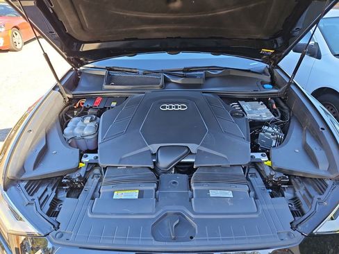 Used 2022 Audi Q8 Premium w/ Convenience Package image 34