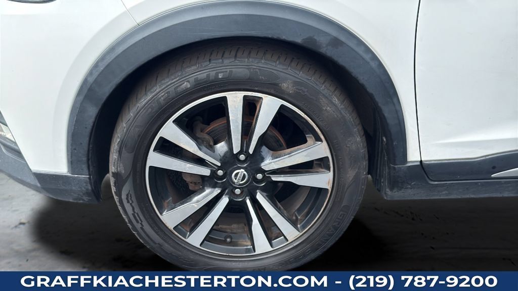 Used 2018 Nissan Kicks SR FWD image 38