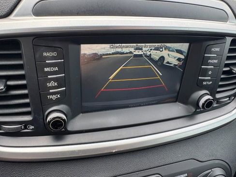 Used 2020 Kia Sorento L FWD image 20