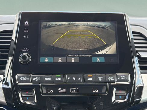 Used 2018 Honda Odyssey Elite image 12