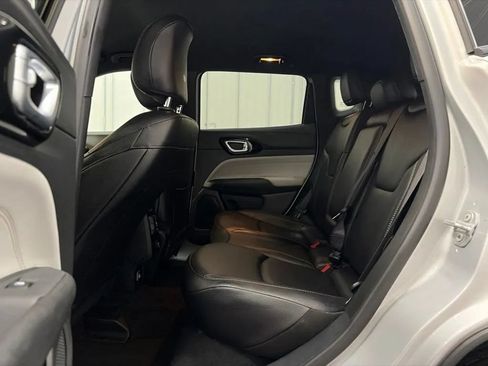Used 2025 Jeep Compass Limited AWD/4WD image 15