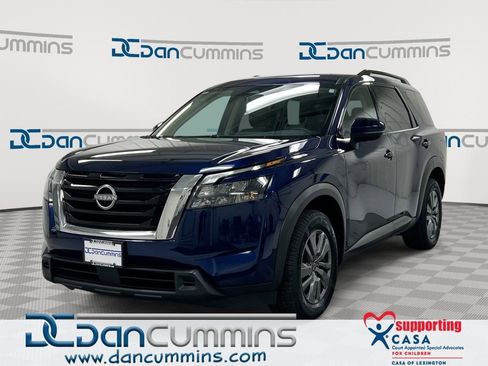 Used 2025 Nissan Pathfinder SV AWD/4WD image 1