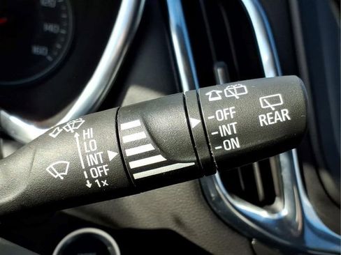 Used 2024 Chevrolet Equinox LT w/ LPO, Floor Liner Package FWD image 28