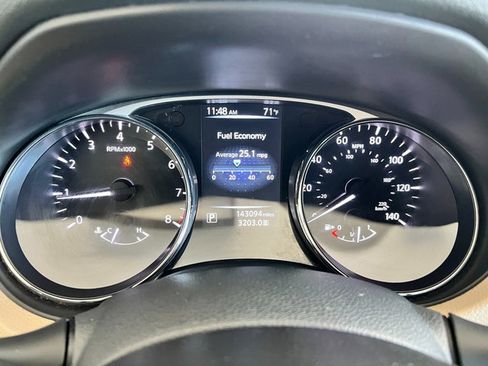 Used 2016 Nissan Rogue SL image 20