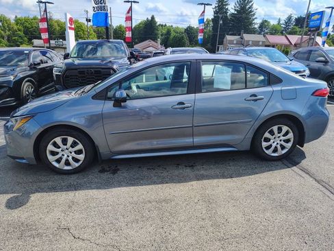 Used 2025 Toyota Corolla LE FWD image 8