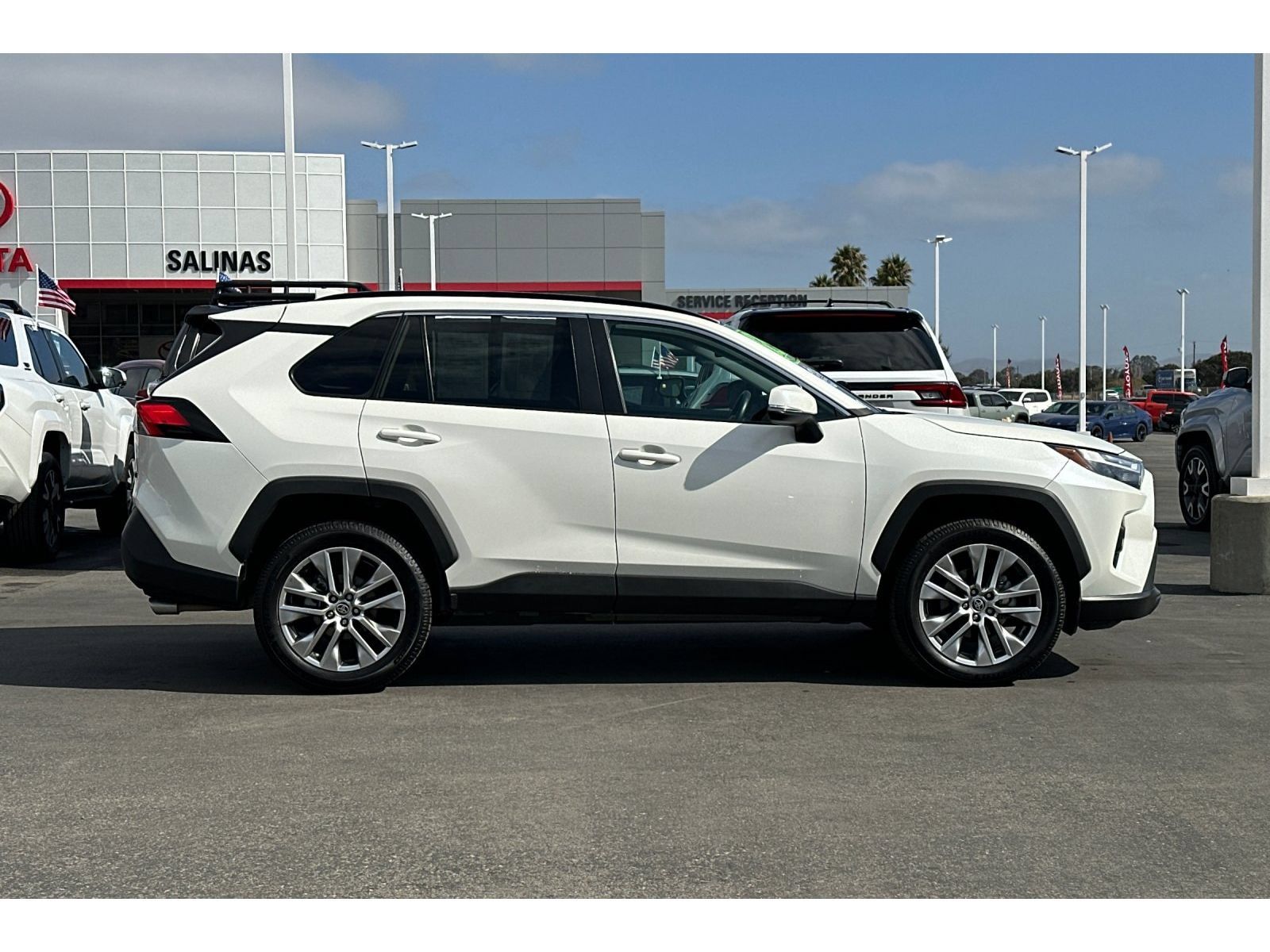 Used 2022 Toyota RAV4 XLE Premium FWD image 3