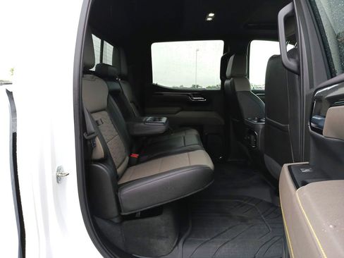 Used 2022 Chevrolet Silverado 1500 ZR2 w/ Technology Package image 28